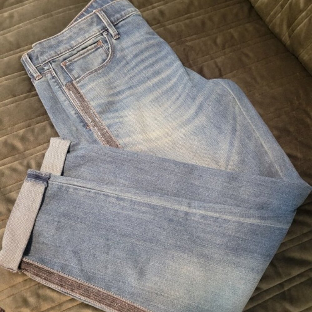 White House Black Market - Girlfriend Jean Size 6-Silver|Gray Sequin Detail